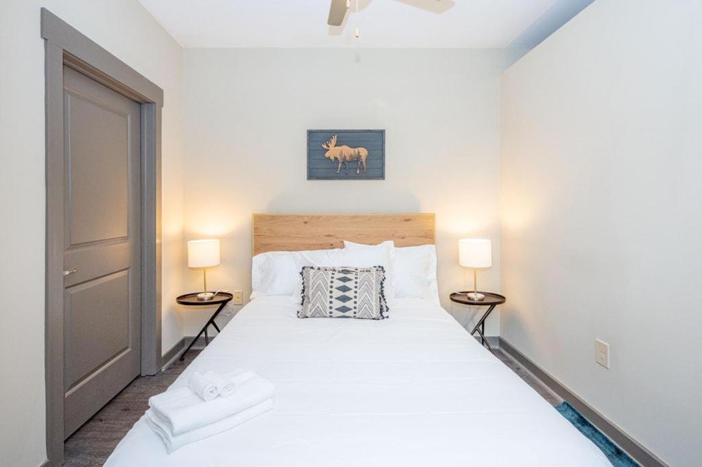 Urban 1Br In Uptown Area With Gym And Balcony Appartamento Charlotte Esterno foto