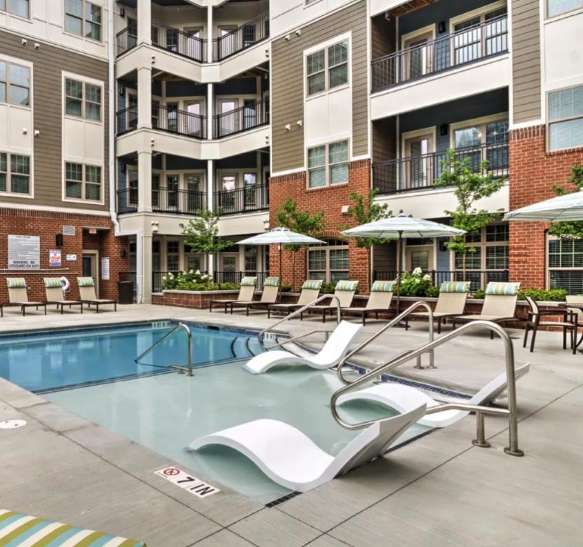 Urban 1Br In Uptown Area With Gym And Balcony Appartamento Charlotte Esterno foto