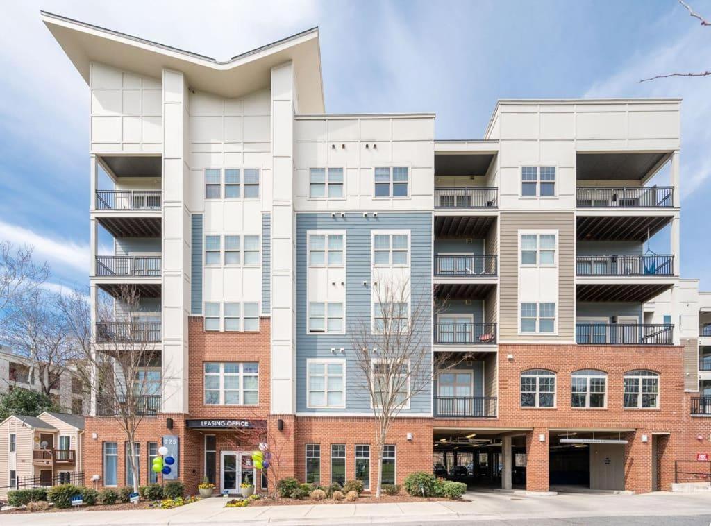 Urban 1Br In Uptown Area With Gym And Balcony Appartamento Charlotte Esterno foto