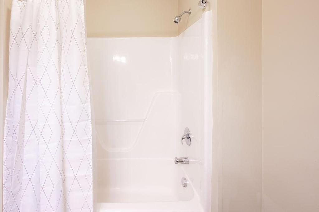 Urban 1Br In Uptown Area With Gym And Balcony Appartamento Charlotte Esterno foto